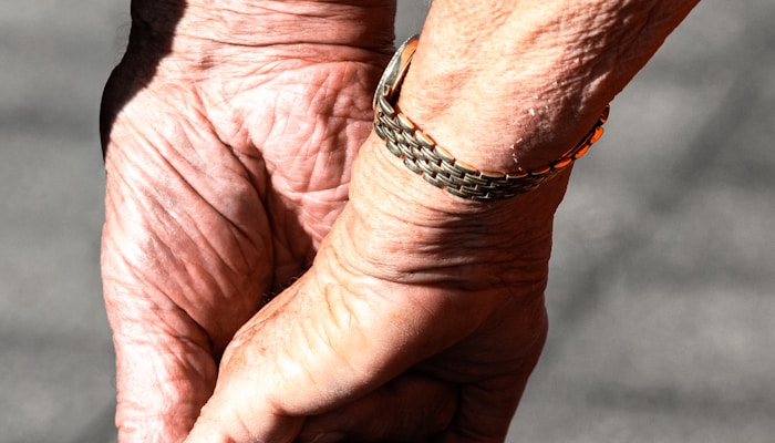 Ältere Person mit Angehörigen
